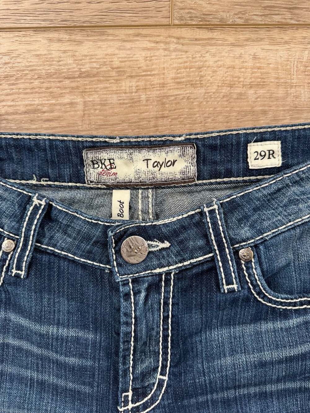 BKE Taylor Bootcut Jeans Women’s 29R Dark Wash Stretch Mid Rise Classic Denim - Picture 3 of 16